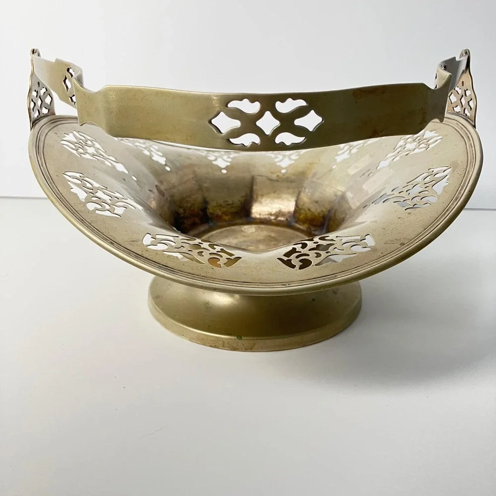 Continental Silver Co Pedestal Basket 82357 Silverplate Pierced Swing Handle